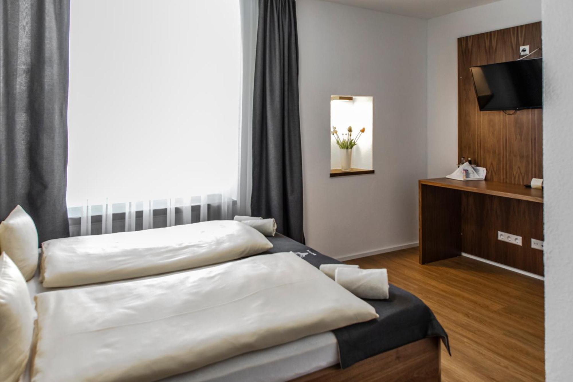 Hotel Jaegerhaus In Singen Am Hohentwiel Eksteriør bilde